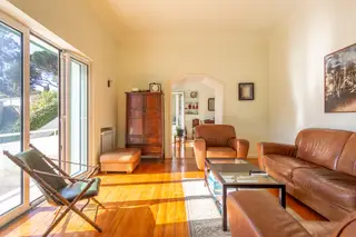 Estoril Av Gen Carmona Vera Cartolano Remax LCC 007