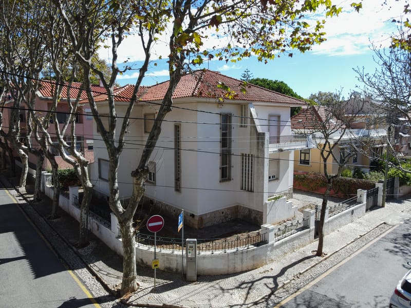Moradia de Charme para Reabilitação – Centro Histórico de Cascais